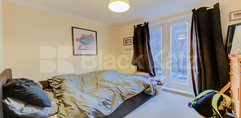 			3 Bedroom, 1 bath, 1 reception Apartment			 Weltje Road, , Hammersmith